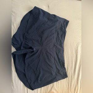 Lulu Lemon- Navy Size 18 Speed Up- 4” Inseam